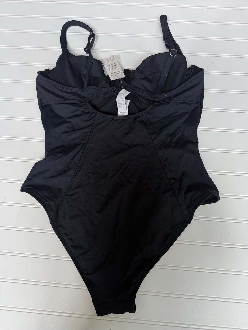 (336)Cupshe Black One-Piece Swimsuit with Underwire Cups - Picture 2 of 4